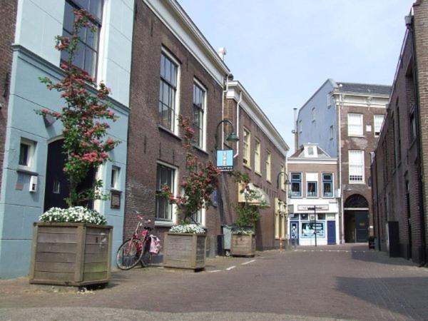 Guesthouse De Utrechtsche Dom Gouda Extérieur photo